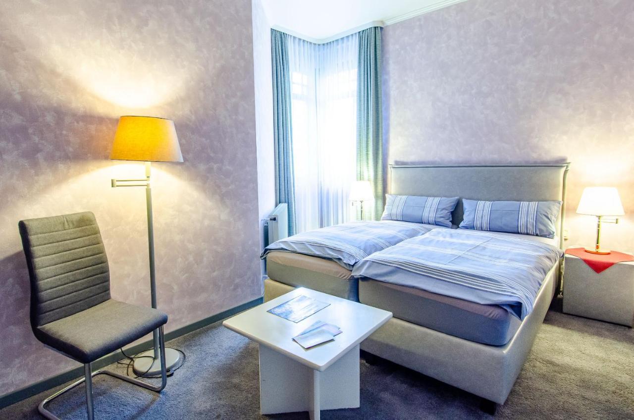 Hotel-Restaurant Ochsen Хаслах им Кинцихтал Екстериор снимка