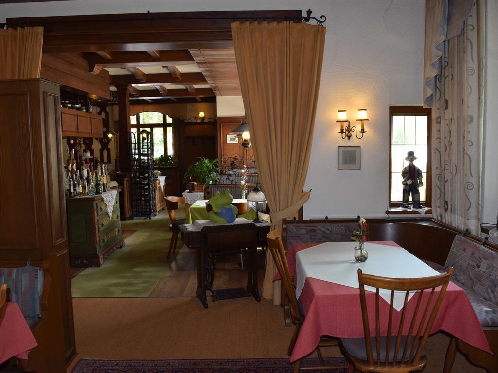 Hotel-Restaurant Ochsen Хаслах им Кинцихтал Екстериор снимка
