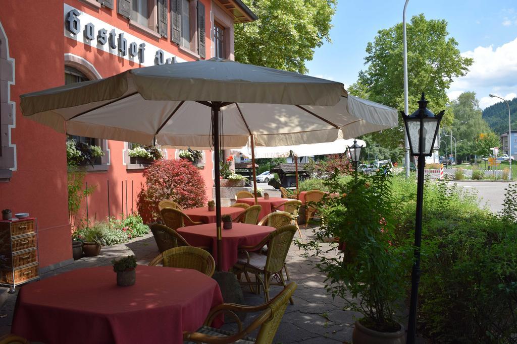 Hotel-Restaurant Ochsen Хаслах им Кинцихтал Екстериор снимка